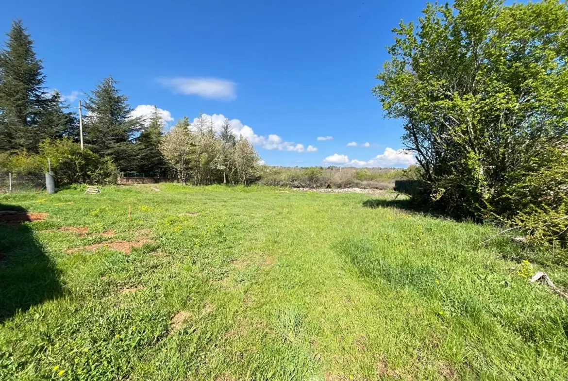 Terrain constructible à Saint Christol de 918 m², zone UB, calme et hors lotissement 