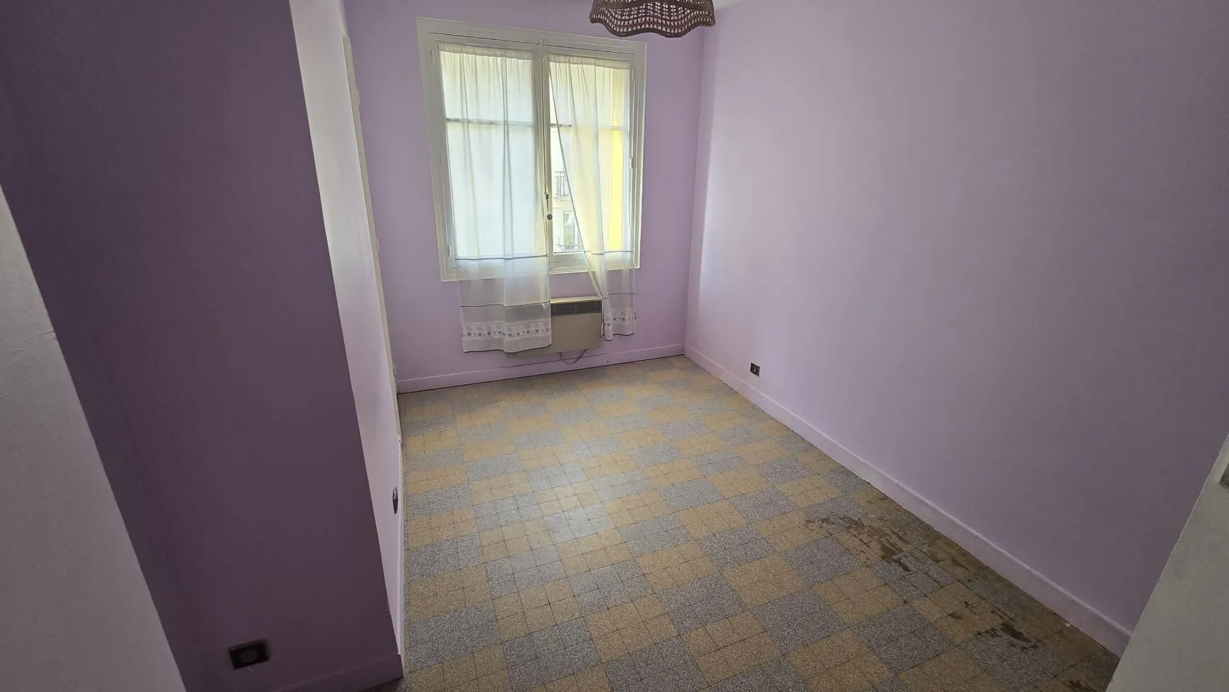 Appartement T2 de 38 m² à Grenoble Eaux Claires proche tram et commerces 