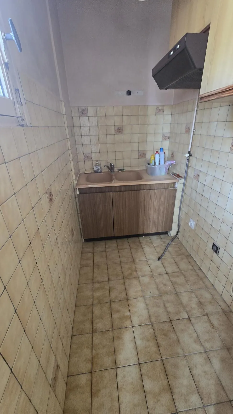 Appartement T2 de 38 m² à Grenoble Eaux Claires proche tram et commerces 