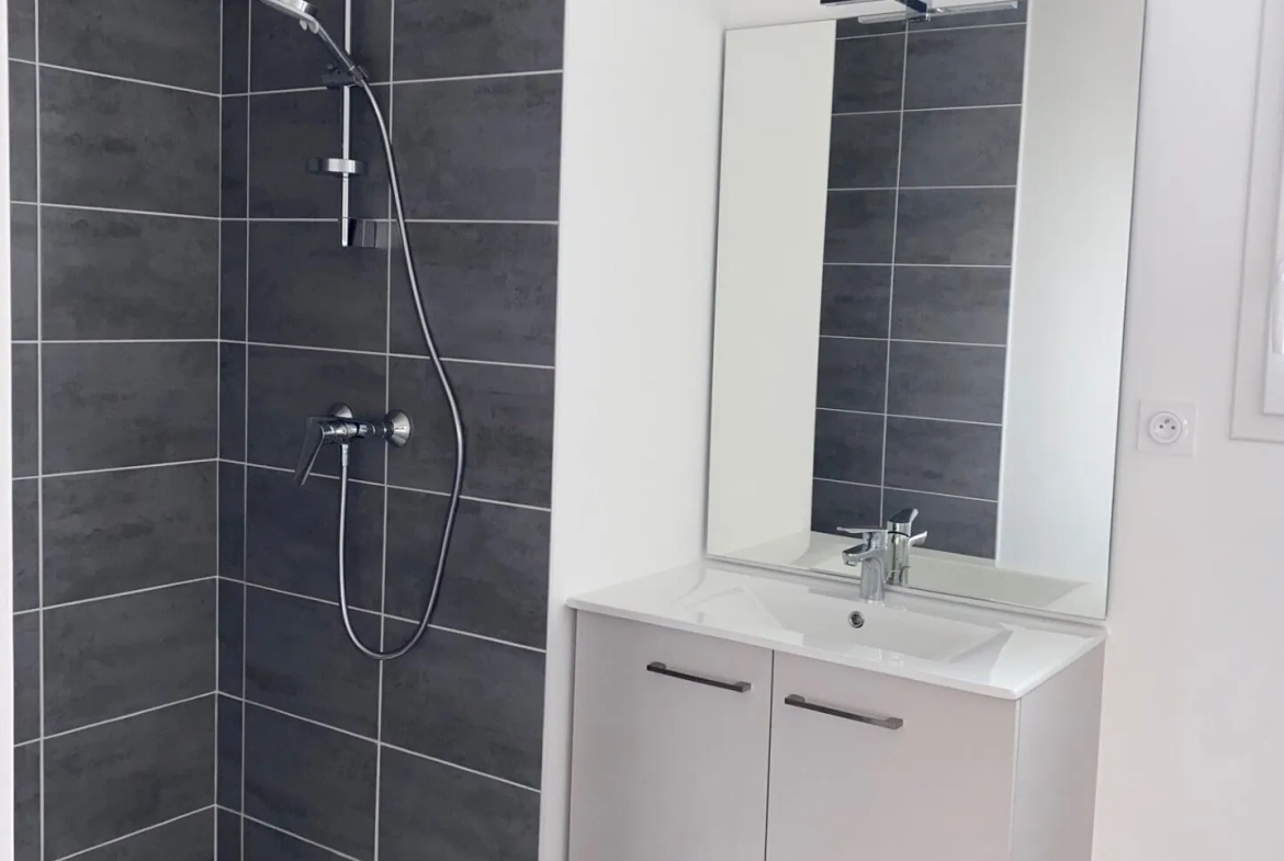 Belle appartement T3 de 80 m² avec terrasse sud à Tournon-sur-Rhône 