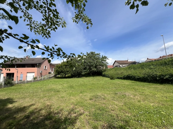 Terrain constructible à Digoin de 1557 m² avec CU et viabilisation