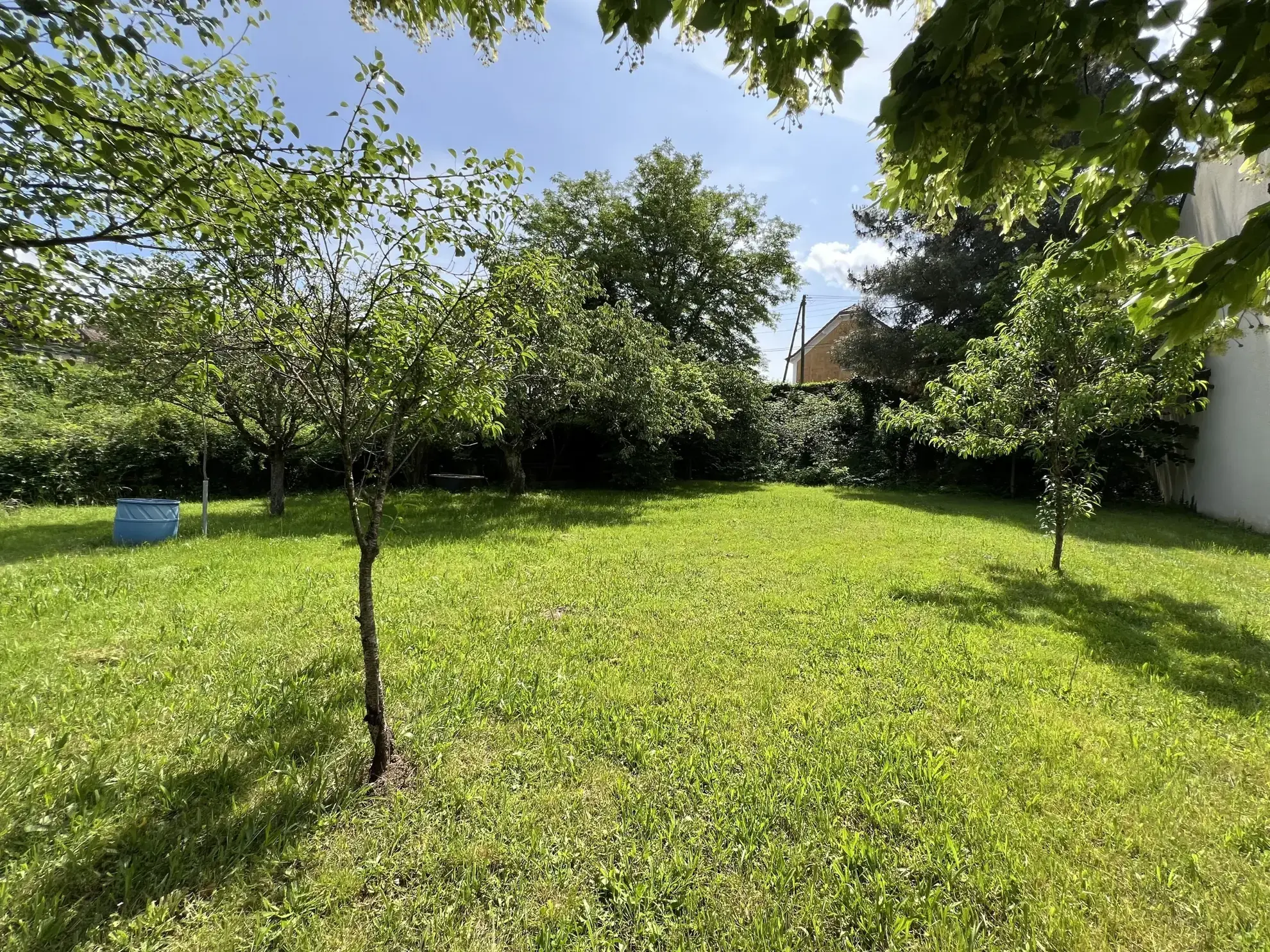 Terrain constructible à Digoin de 1557 m² avec CU et viabilisation 