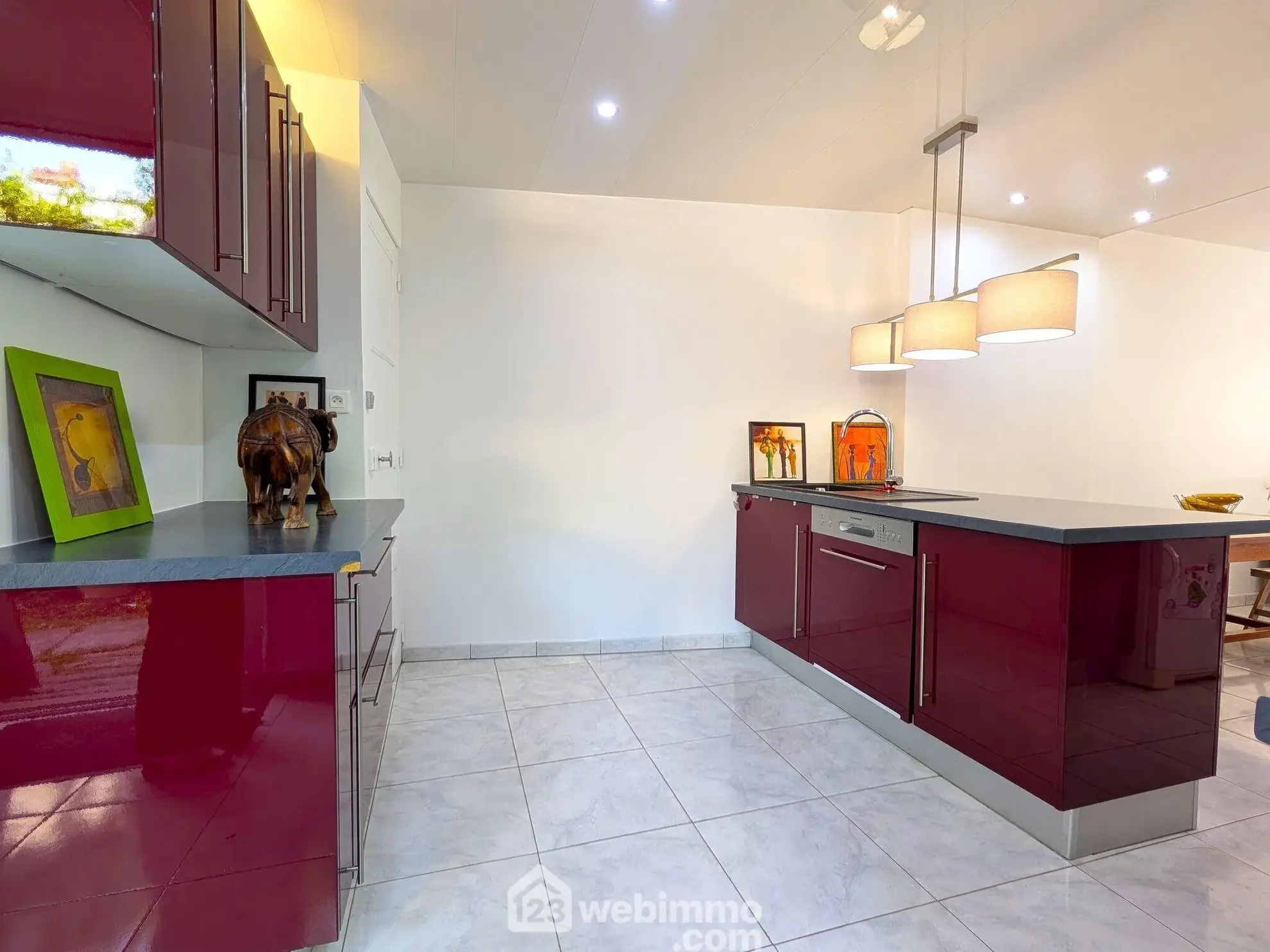 Maison de ville de 94 m² à Rochefort-sur-Loire, idéal pour famille ou investissement 