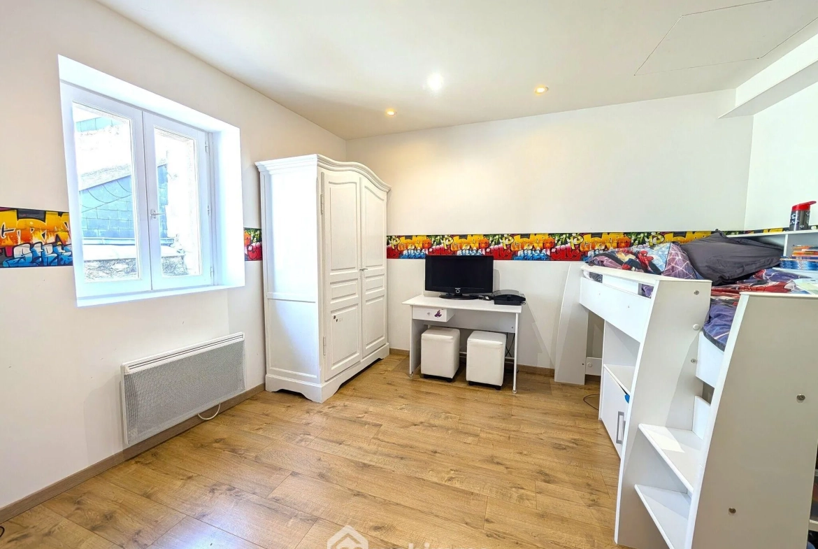 Maison de ville de 94 m² à Rochefort-sur-Loire, idéal pour famille ou investissement 