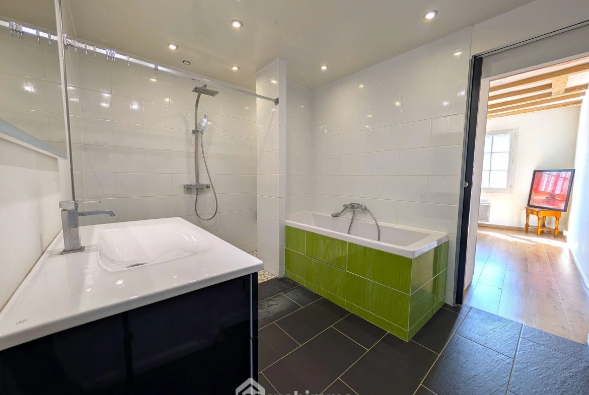 Maison de ville de 94 m² à Rochefort-sur-Loire, idéal pour famille ou investissement 