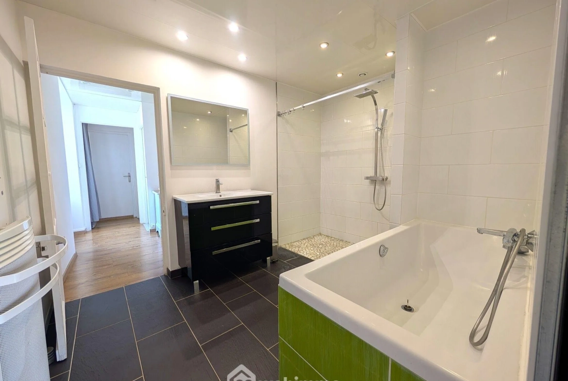 Maison de ville de 94 m² à Rochefort-sur-Loire, idéal pour famille ou investissement 
