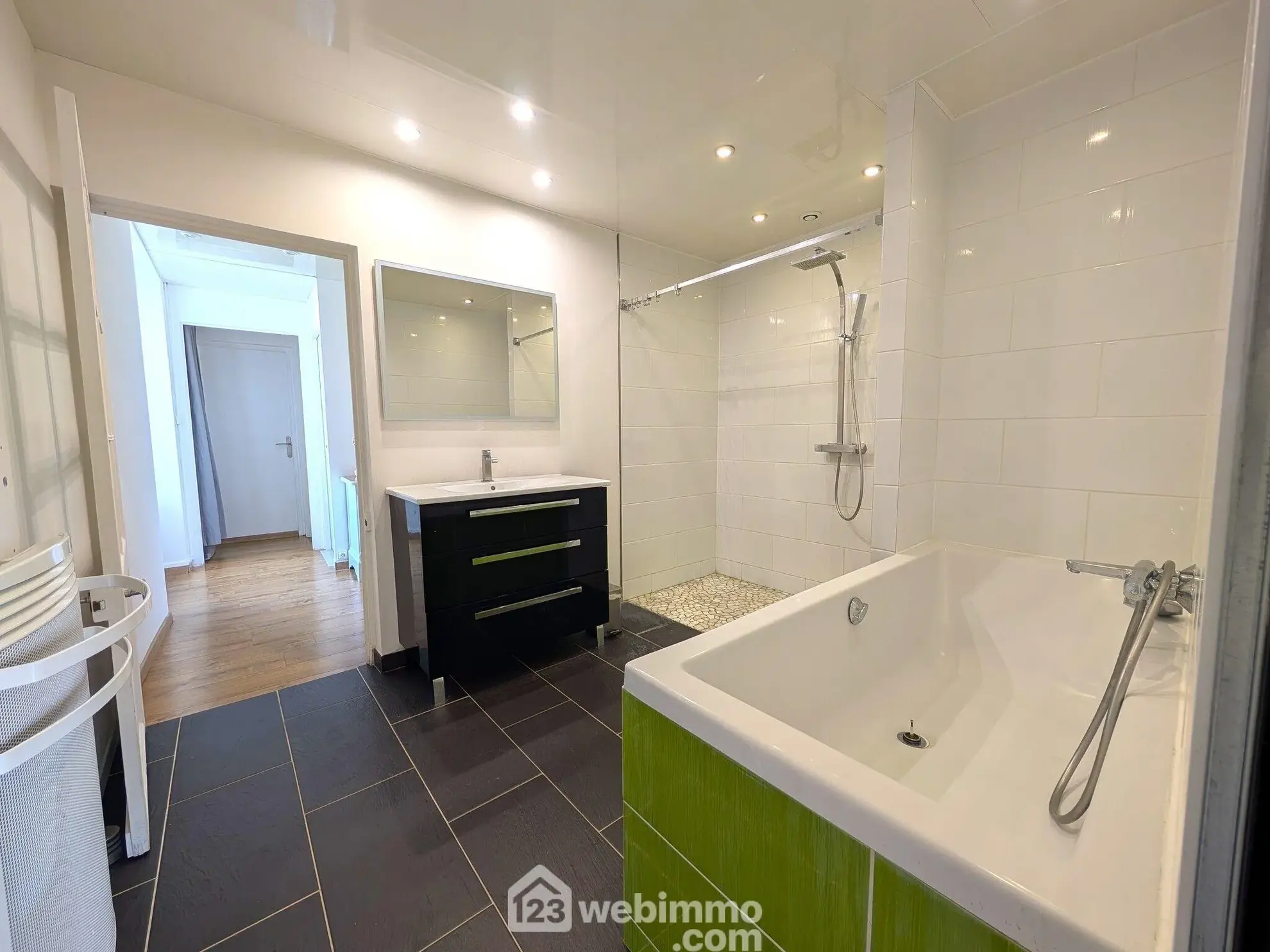 Maison de ville de 94 m² à Rochefort-sur-Loire, idéal pour famille ou investissement 