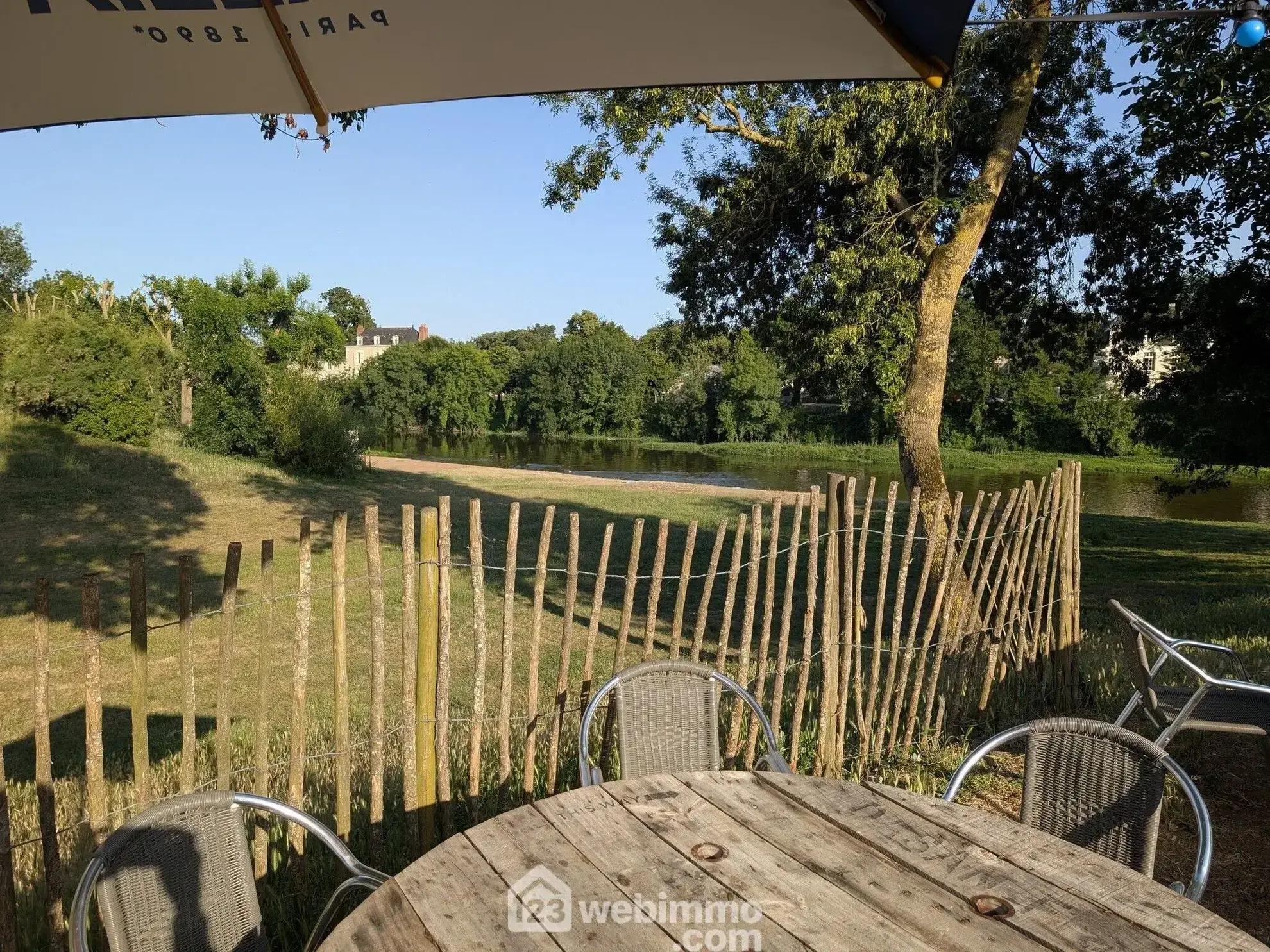 Maison de ville de 94 m² à Rochefort-sur-Loire, idéal pour famille ou investissement 