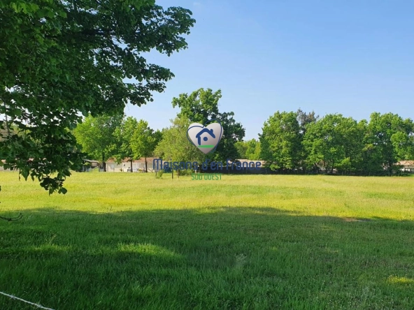 Terrain à bâtir viabilisé de 821 m² à Saint Magne proche Bordeaux