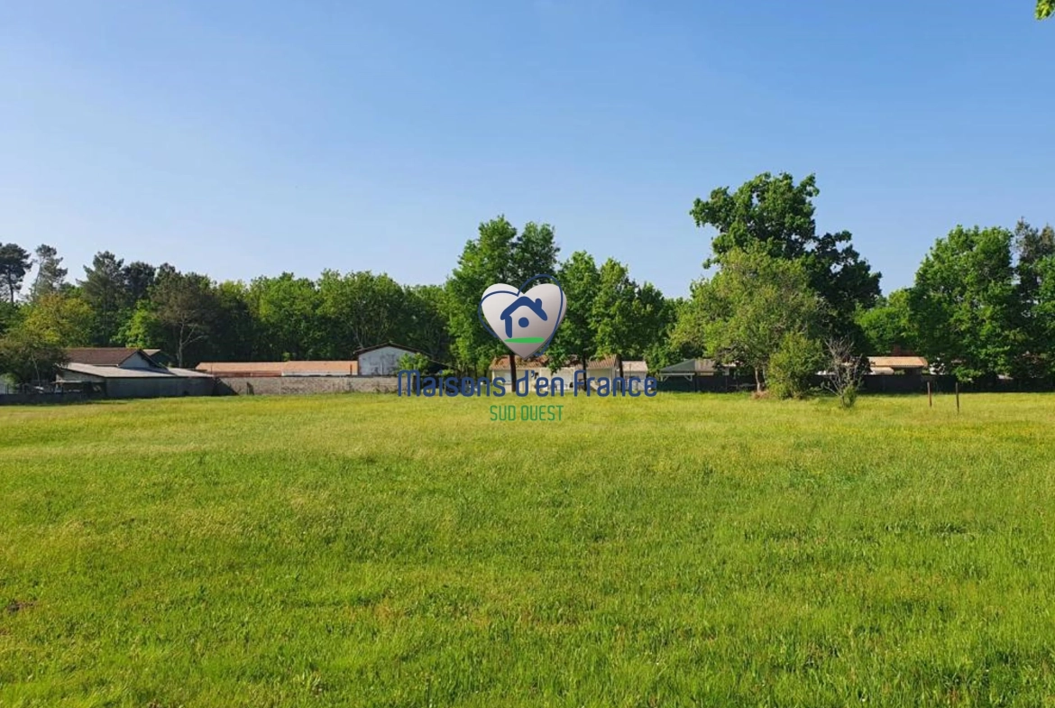 Terrain à bâtir viabilisé de 821 m² à Saint Magne proche Bordeaux 