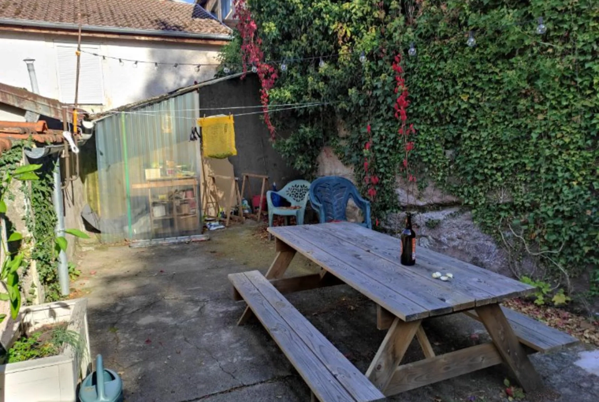 Appartement T3 de 65 m² à Épinal avec terrasse – Dernier étage 