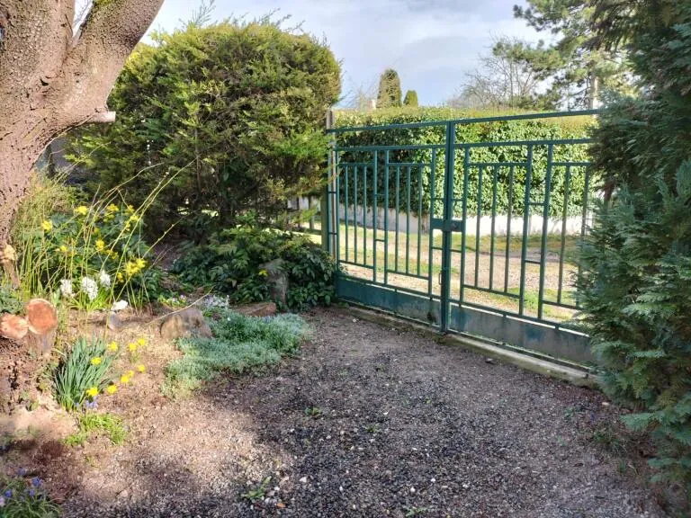 Maison à vendre à Moreuil avec 3 chambres, garage, jardin et chauffage gaz 