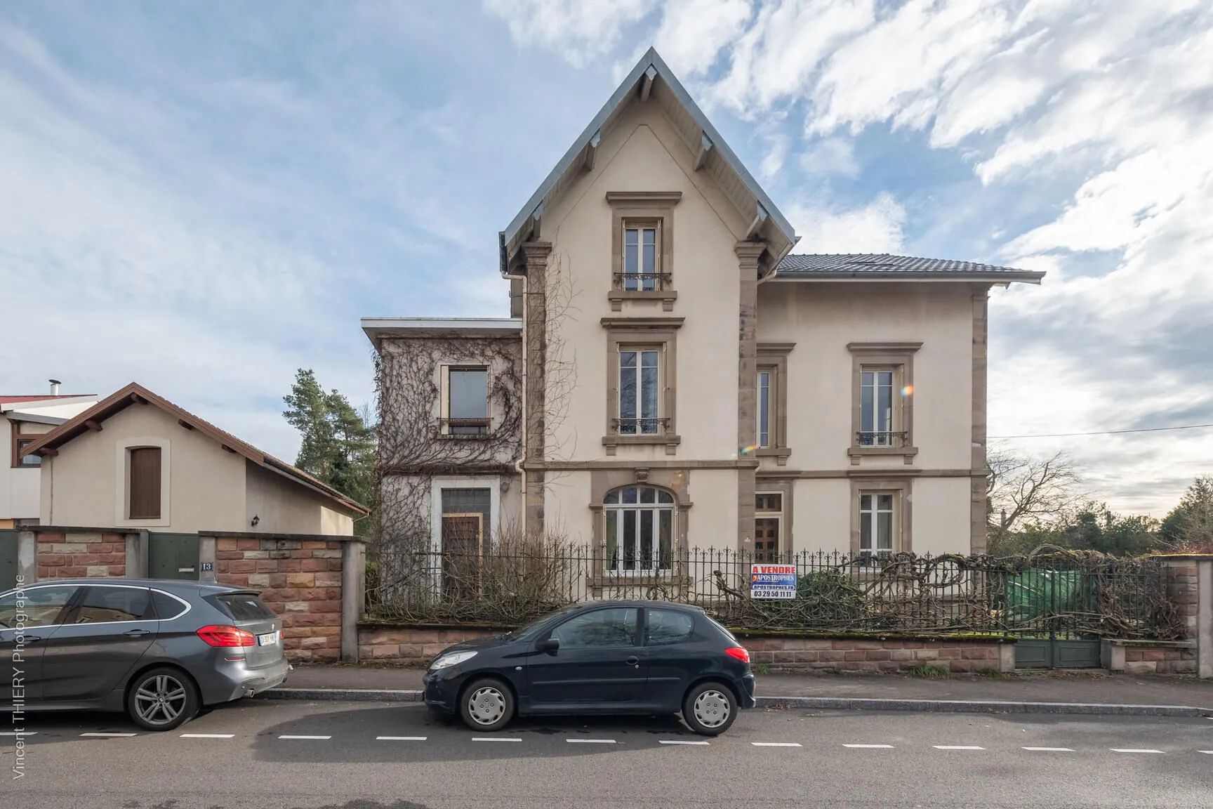 Maison bourgeoise à Bruyères avec grand terrain et dépendances – À visiter rapidement 