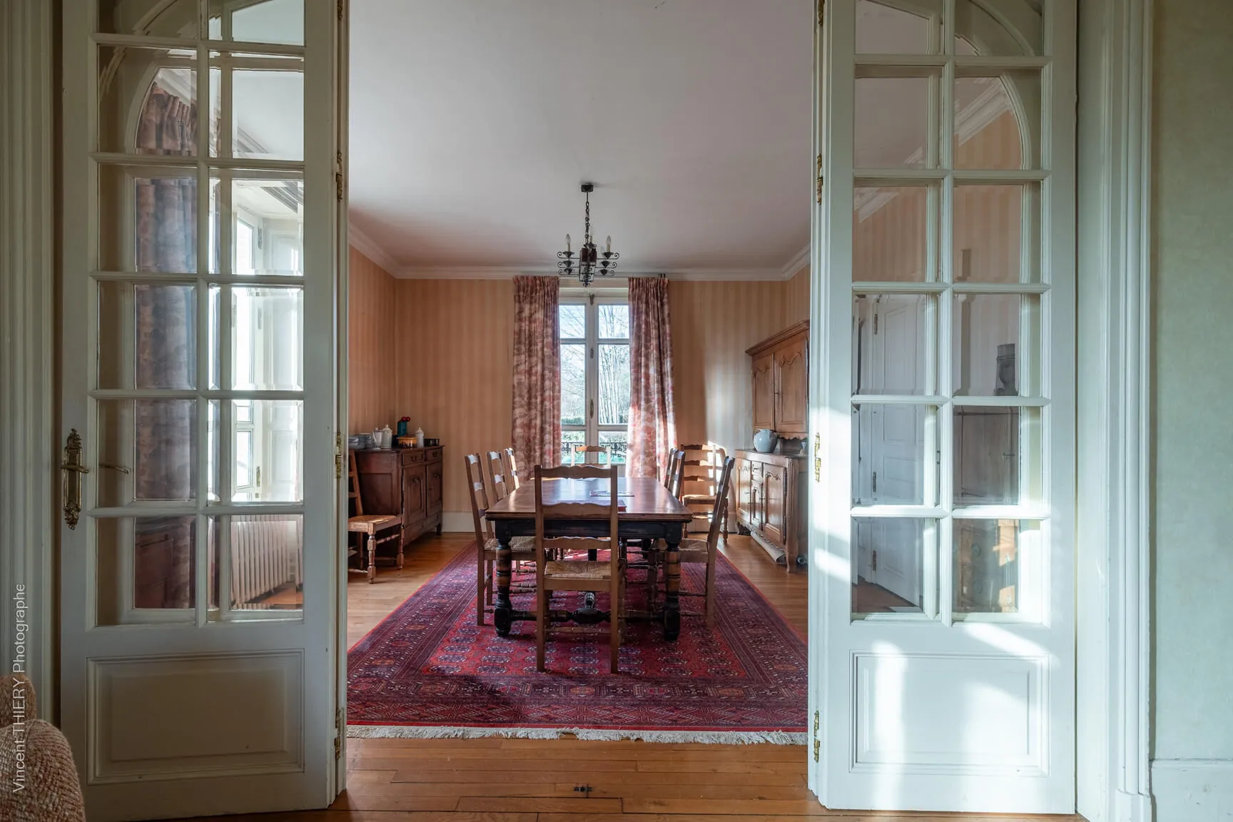 Maison bourgeoise à Bruyères avec grand terrain et dépendances – À visiter rapidement 