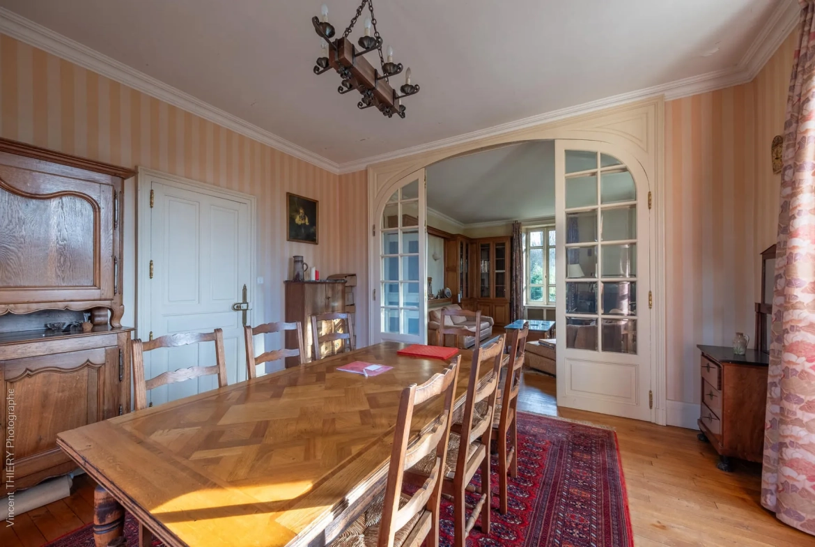 Maison bourgeoise à Bruyères avec grand terrain et dépendances – À visiter rapidement 
