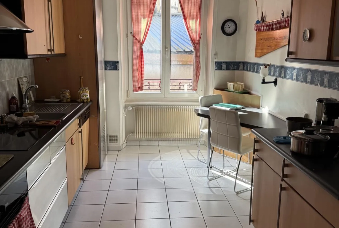 Appartement lumineux de 138 m² à Épinal, centre-ville avec vue sur la Moselle 