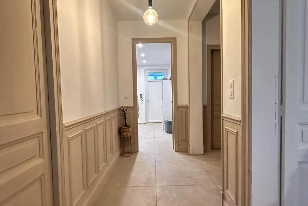 Magnifique maison en pierres de 160 m² à Laon avec cave et dépendance 