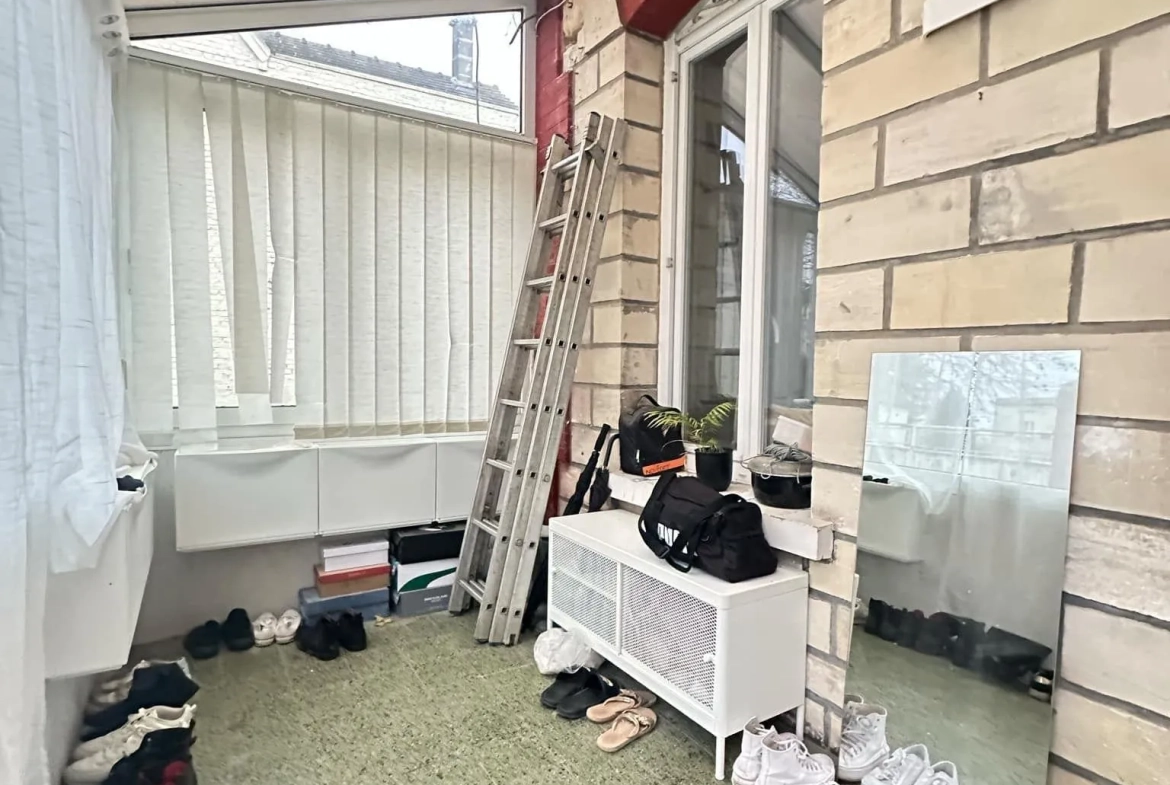 Magnifique maison en pierres de 160 m² à Laon avec cave et dépendance 