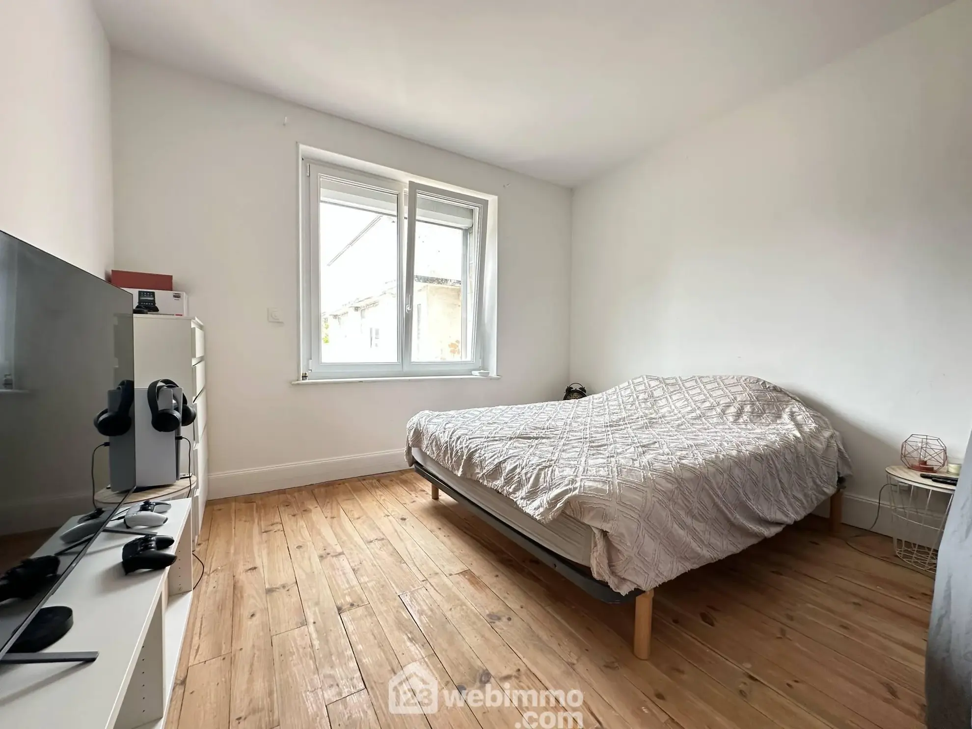 Magnifique maison en pierres de 160 m² à Laon avec cave et dépendance 