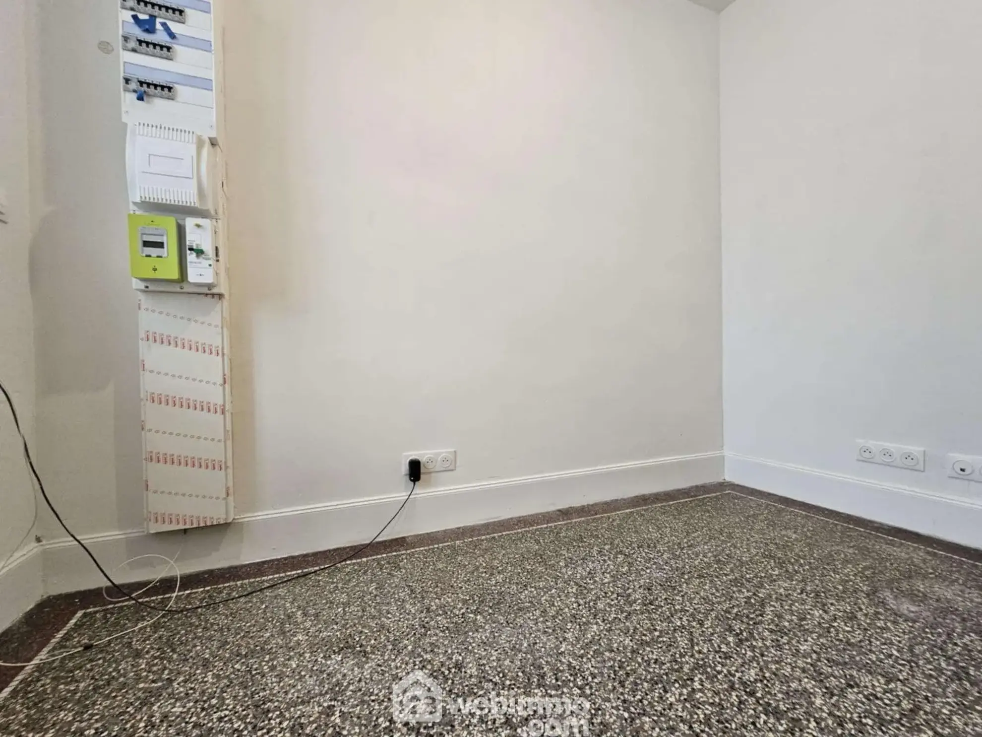Magnifique maison en pierres de 160 m² à Laon avec cave et dépendance 