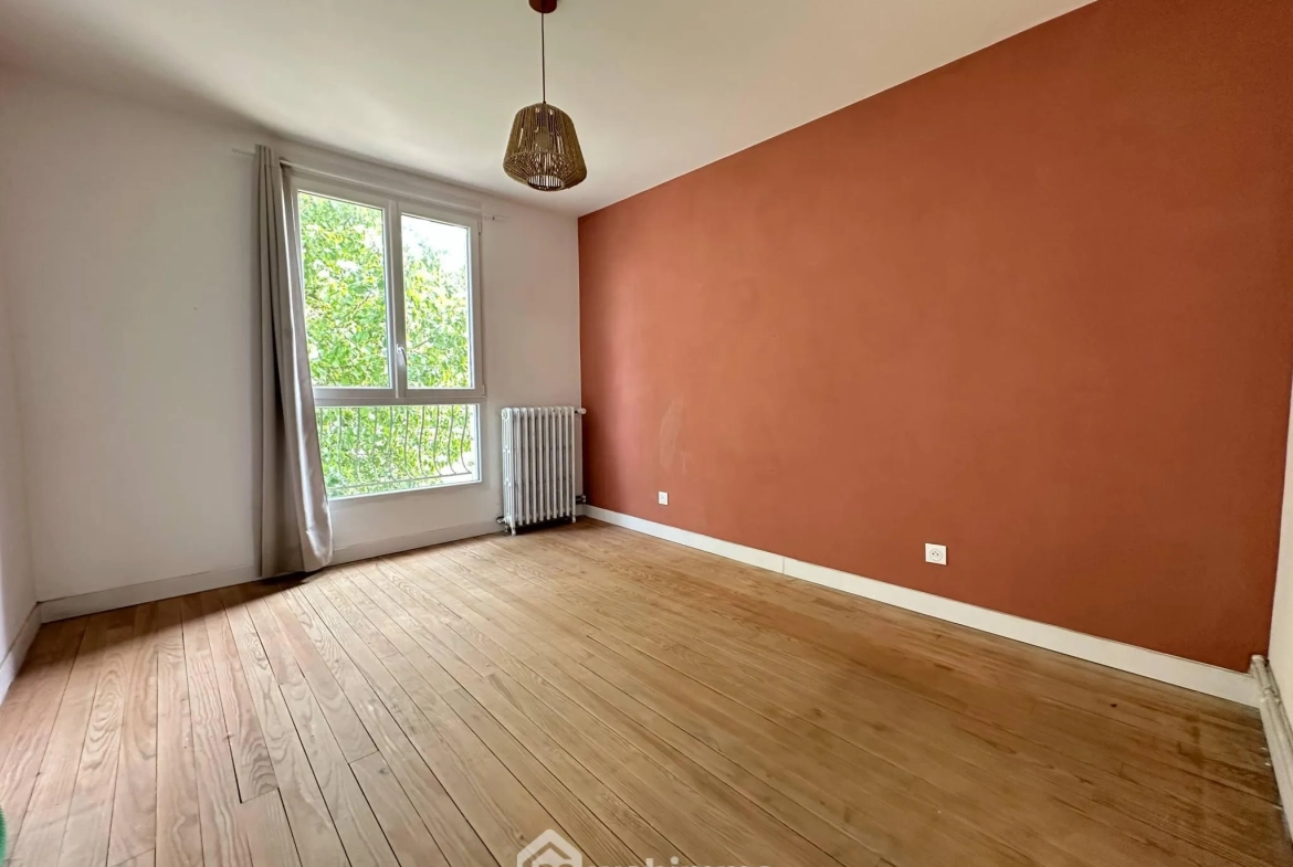 Magnifique maison en pierres de 160 m² à Laon avec cave et dépendance 
