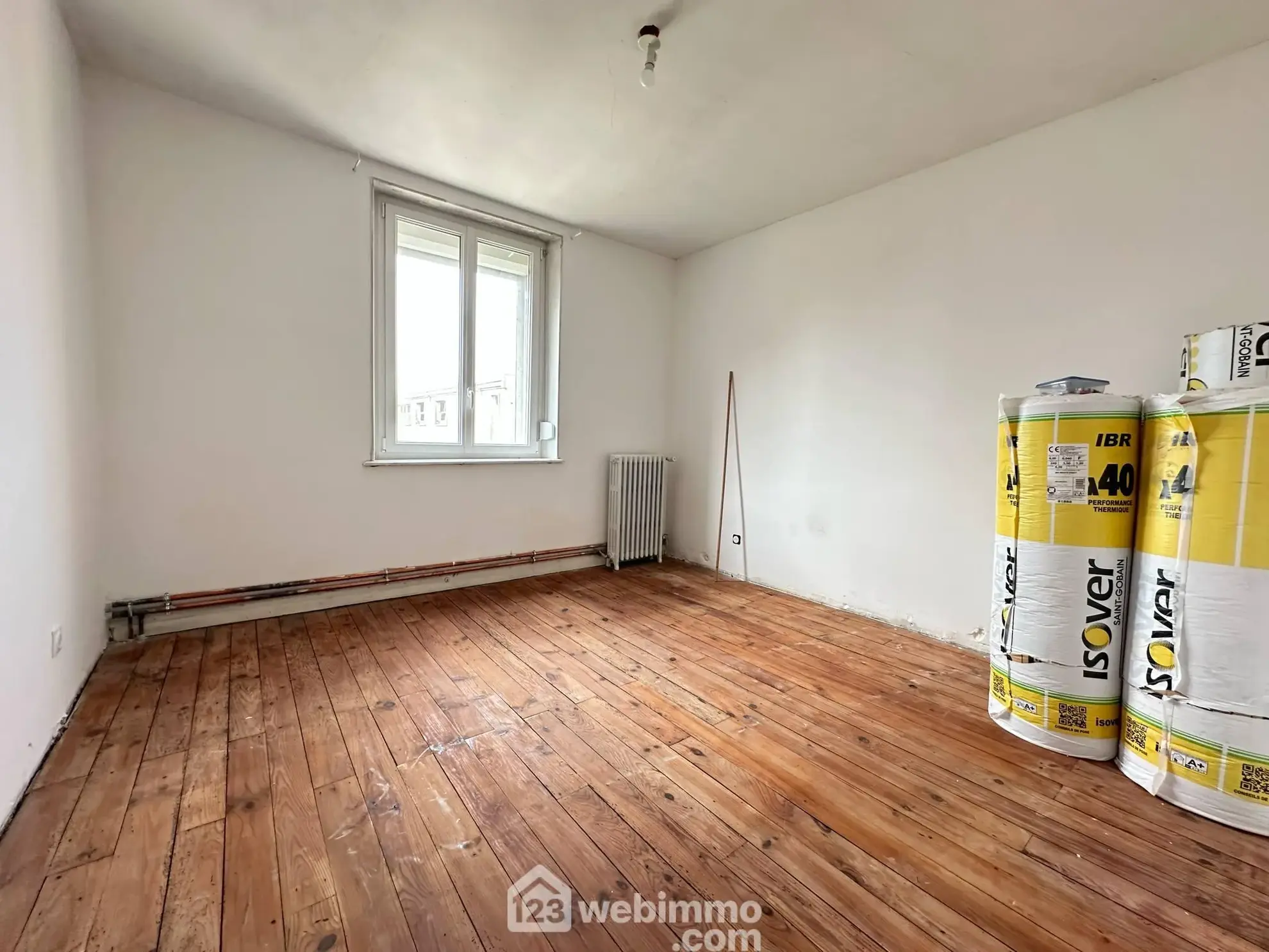 Magnifique maison en pierres de 160 m² à Laon avec cave et dépendance 