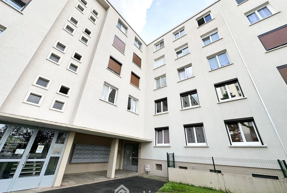 Appartement T5 à vendre à Laon - 85 m² avec balcon et cave 