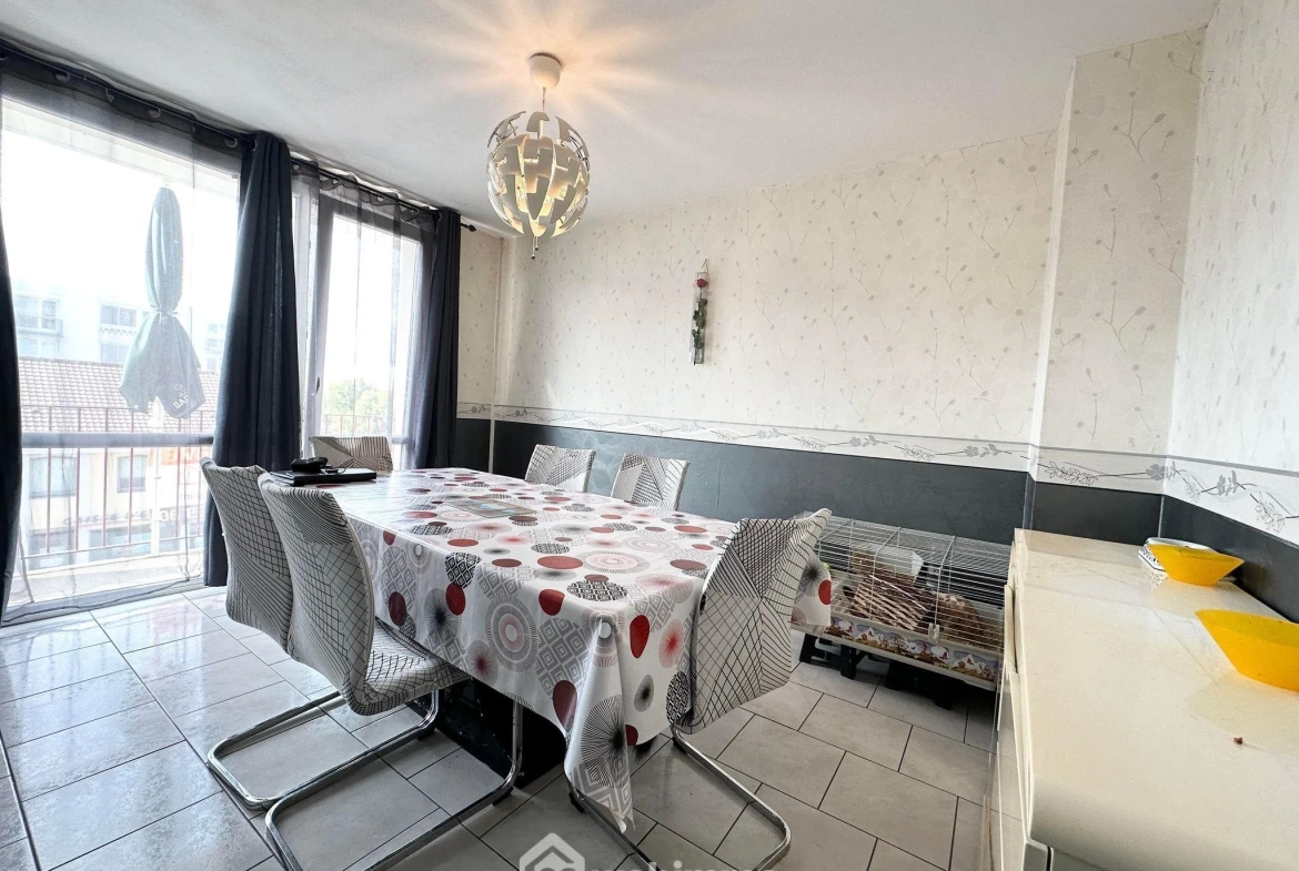 Appartement T5 à vendre à Laon - 85 m² avec balcon et cave 