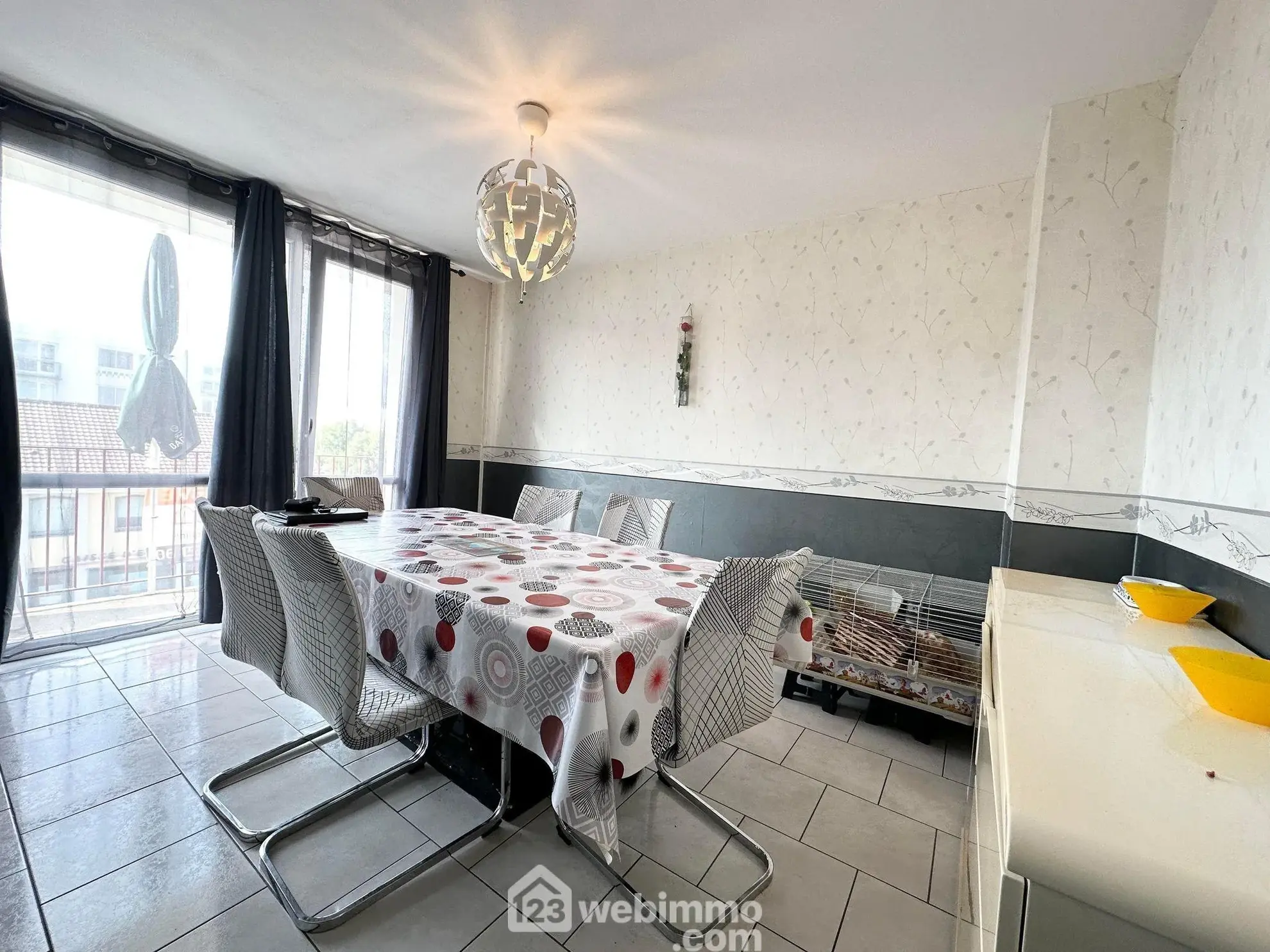 Appartement T5 à vendre à Laon - 85 m² avec balcon et cave 