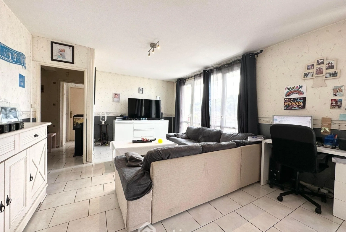 Appartement T5 à vendre à Laon - 85 m² avec balcon et cave 