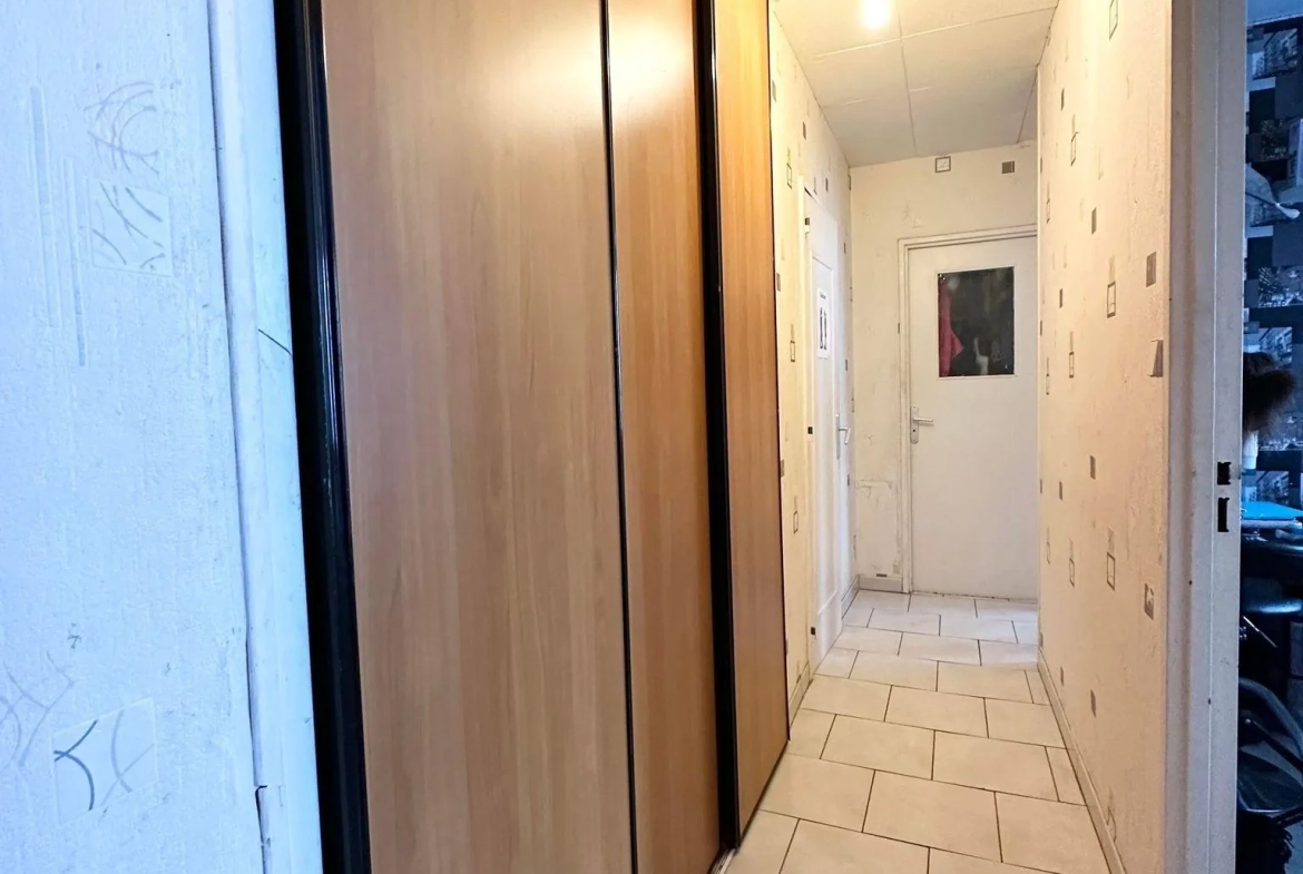 Appartement T5 à vendre à Laon - 85 m² avec balcon et cave 