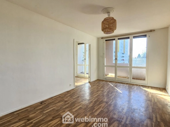 Appartement T3 de 60 m² à Pau avec balcon et possibilité de rénovation