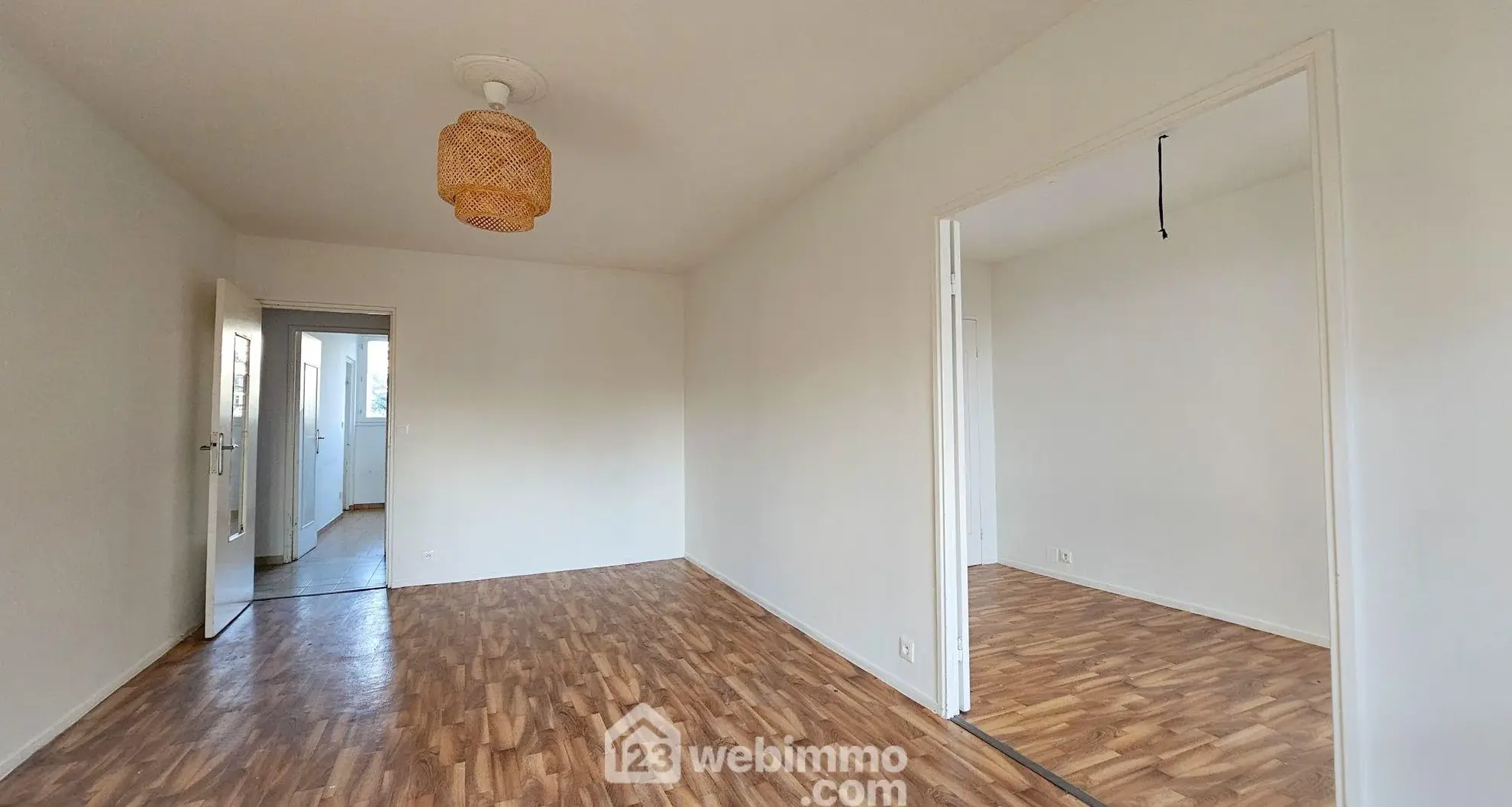 Appartement T3 de 60 m² à Pau avec balcon et possibilité de rénovation 