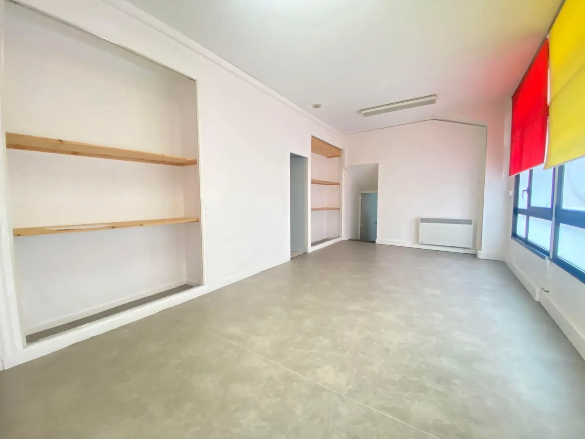 Local professionnel ou commercial de 150 m² à Laon avec extension possible 