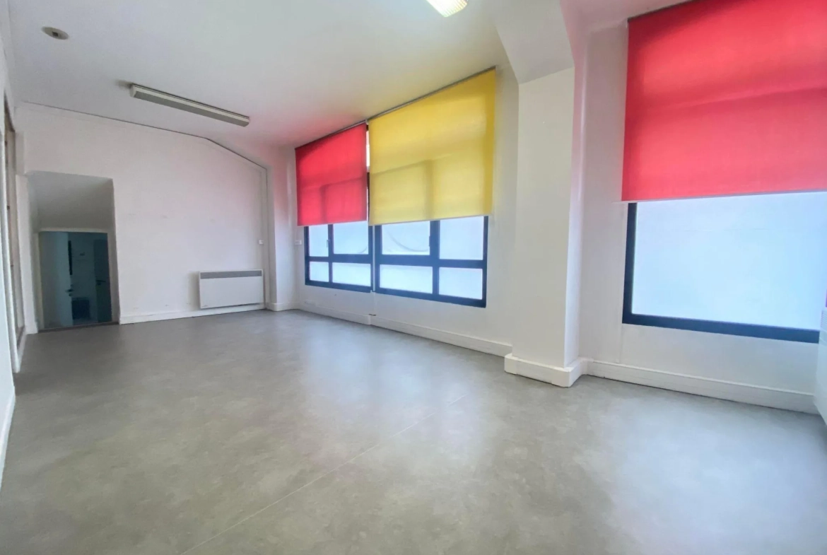 Local professionnel ou commercial de 150 m² à Laon avec extension possible 