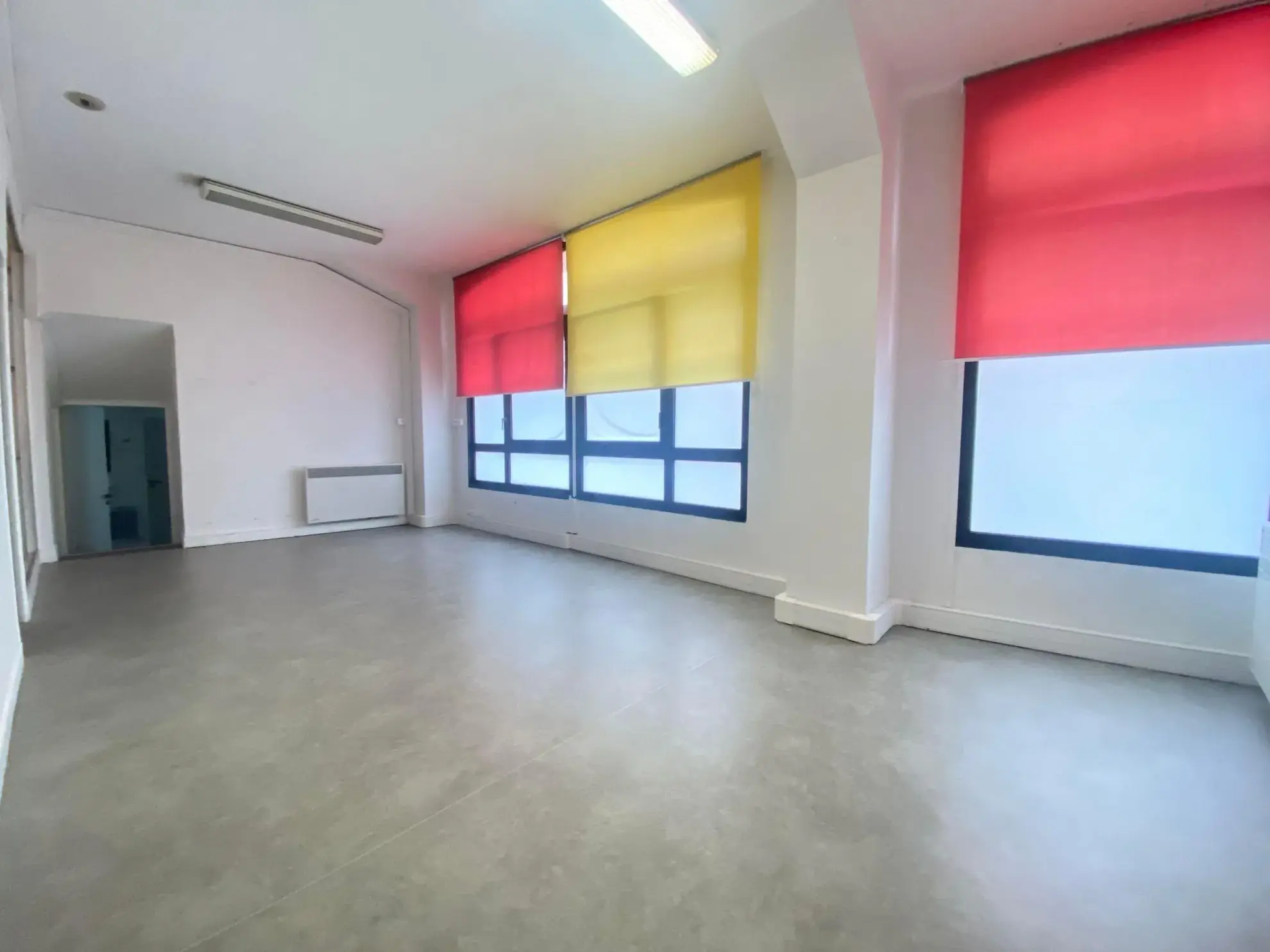 Local professionnel ou commercial de 150 m² à Laon avec extension possible 