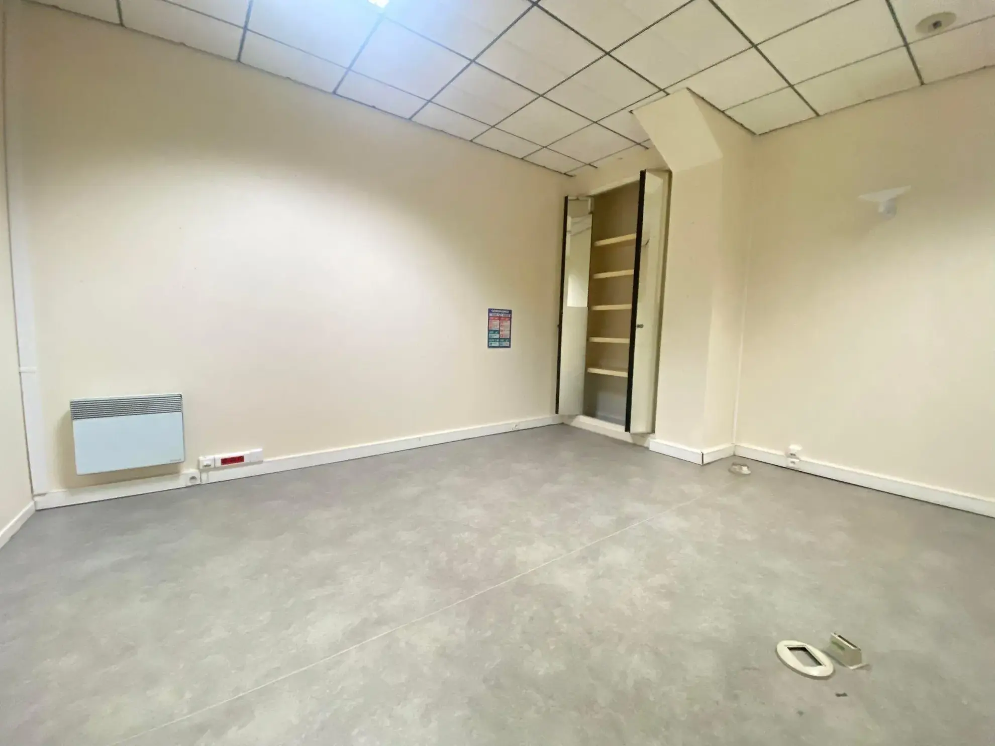Local professionnel ou commercial de 150 m² à Laon avec extension possible 