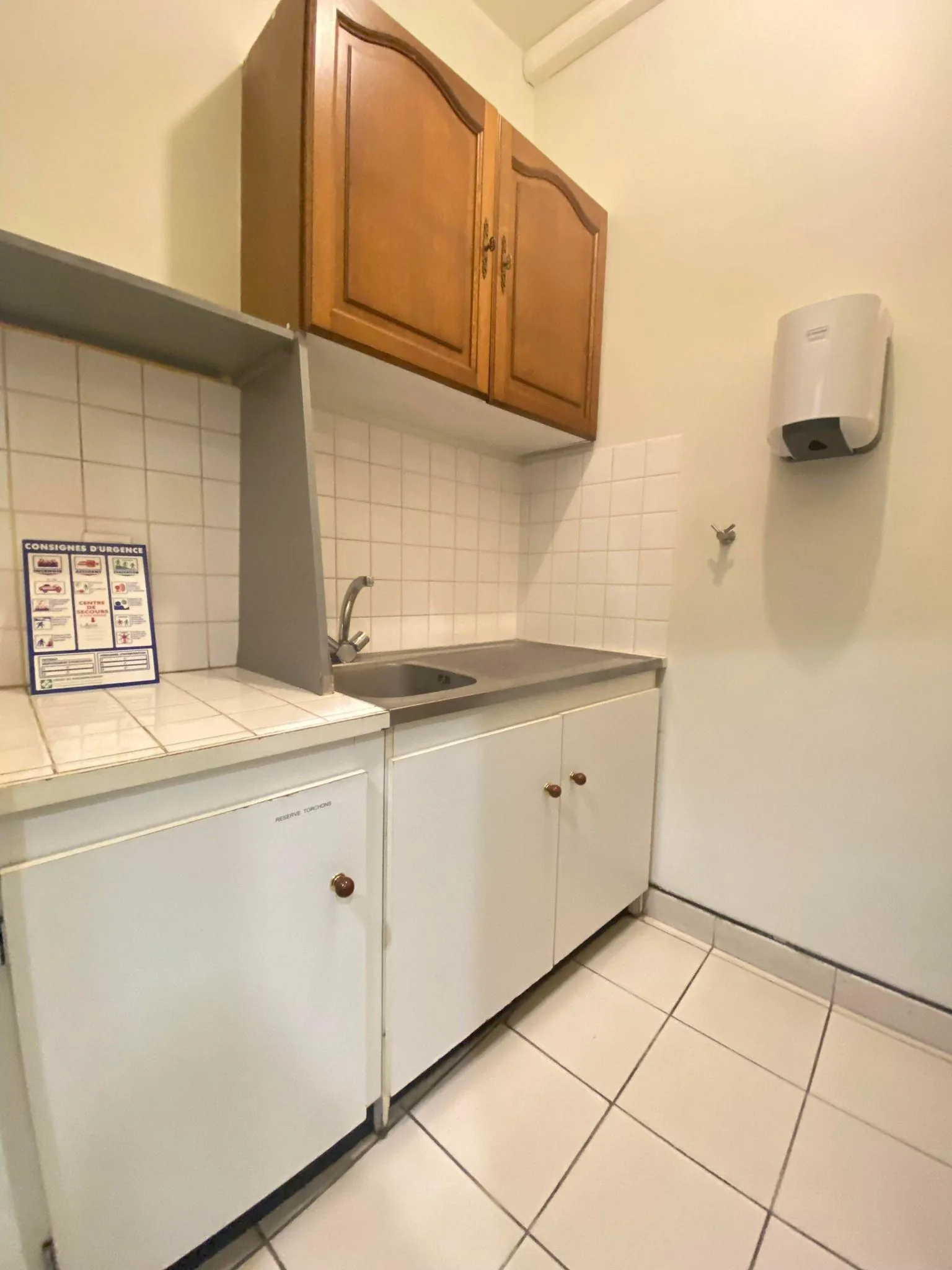 Local professionnel ou commercial de 150 m² à Laon avec extension possible 