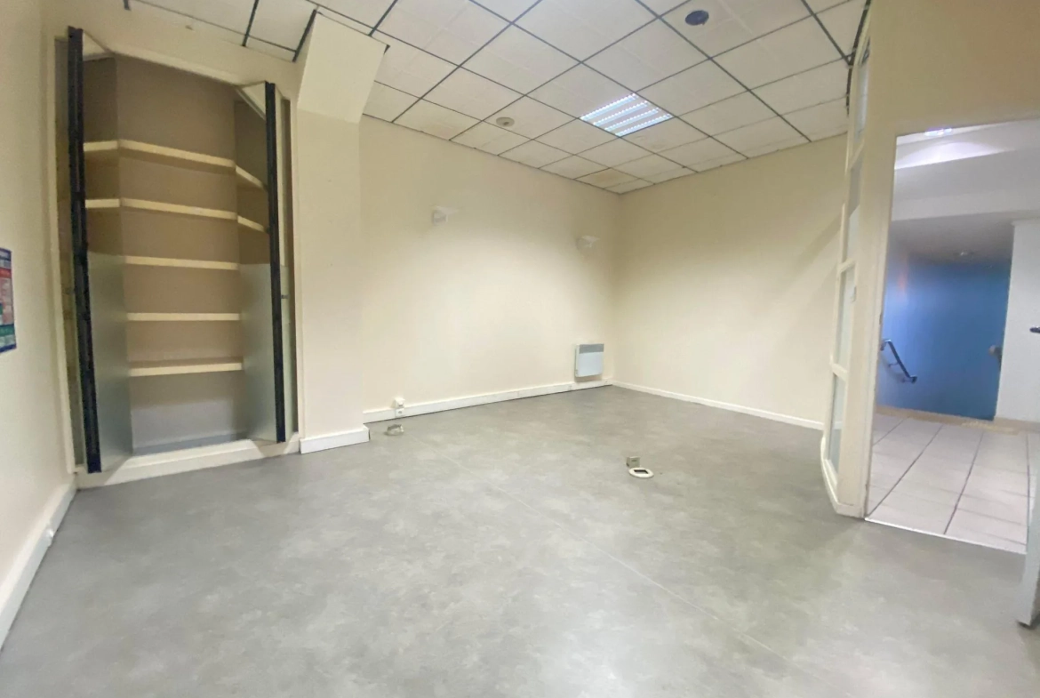 Local professionnel ou commercial de 150 m² à Laon avec extension possible 