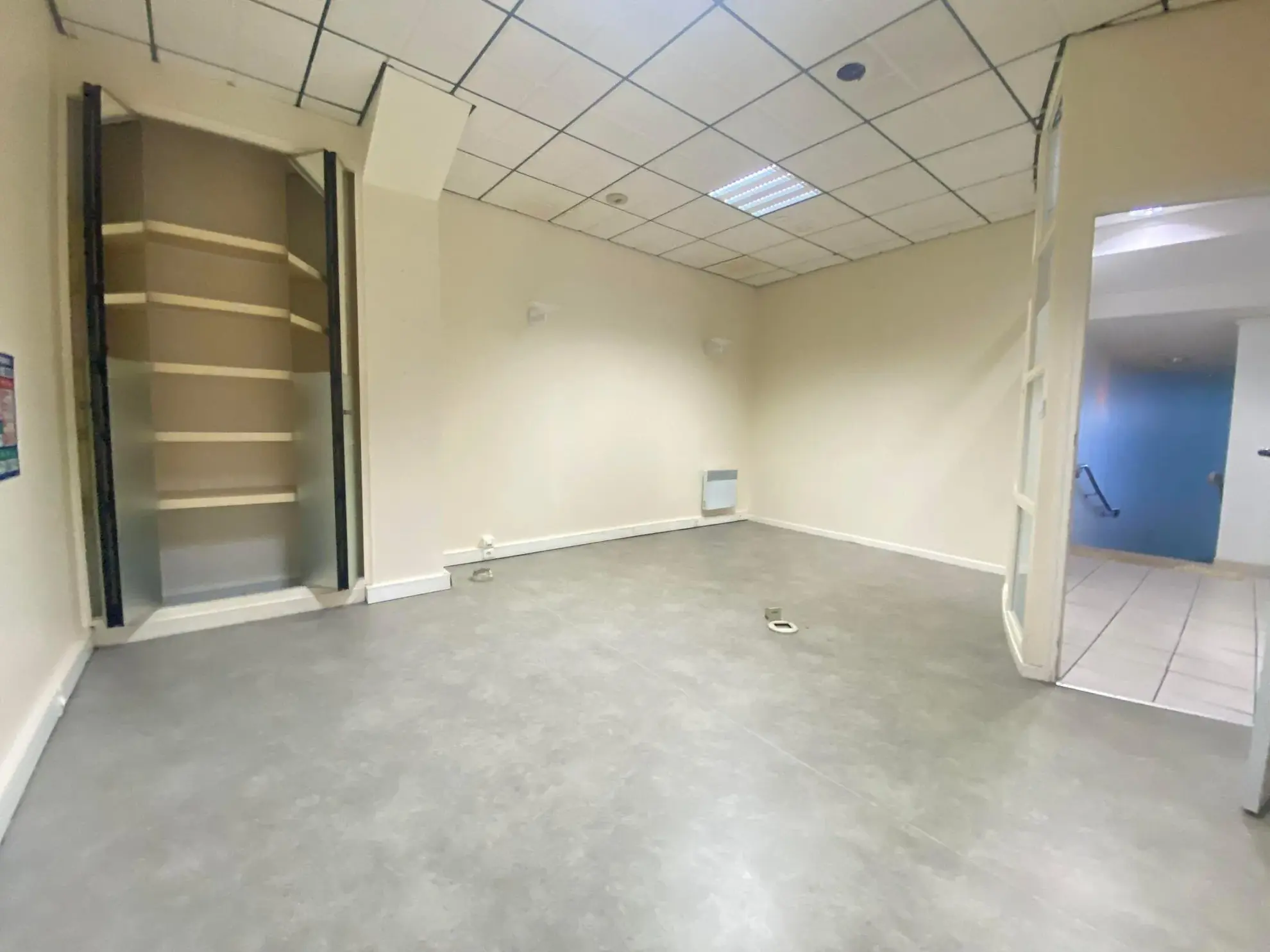 Local professionnel ou commercial de 150 m² à Laon avec extension possible 
