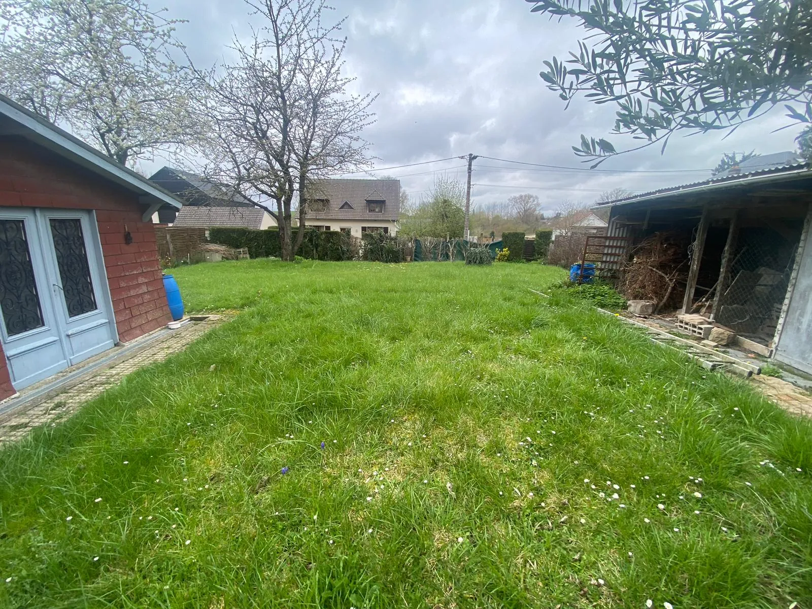 Terrain à bâtir en centre-ville de Moreuil de 440 m² à vendre 