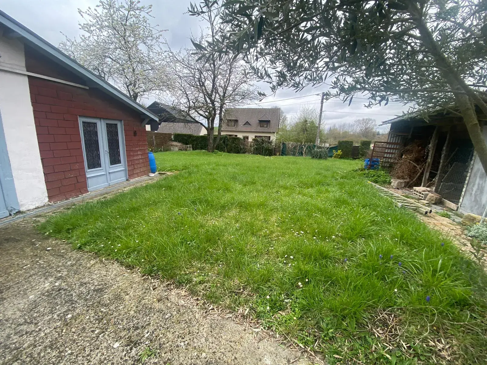 Terrain à bâtir en centre-ville de Moreuil de 440 m² à vendre 