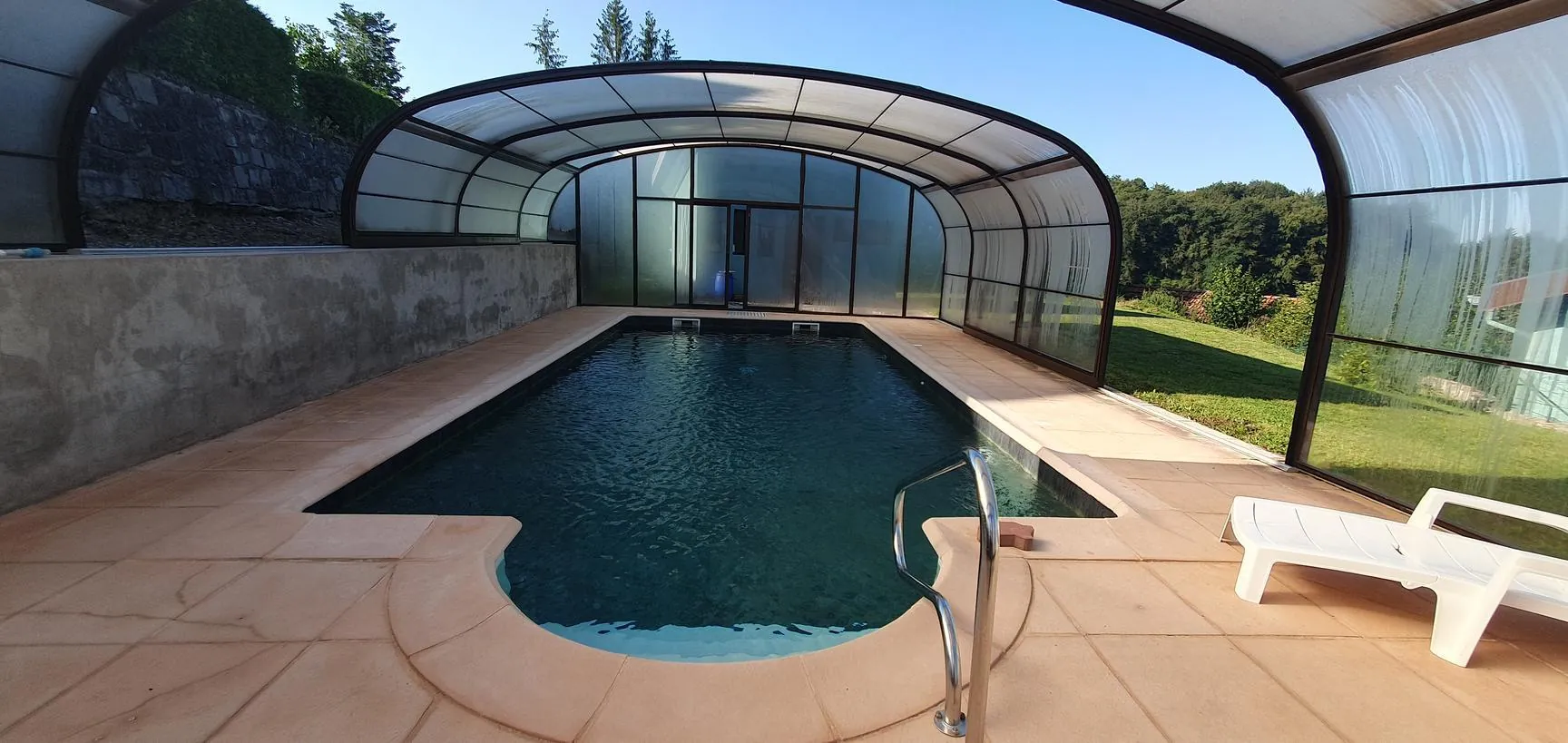 Maison de campagne avec véranda, piscine et vue sur la vallée proche Bruyères 
