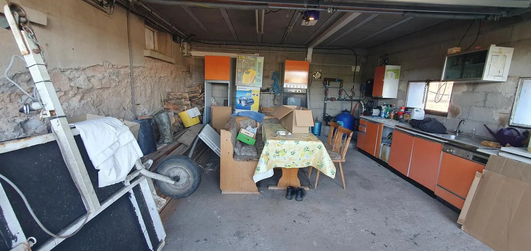 Maison de campagne avec véranda, piscine et vue sur la vallée proche Bruyères 