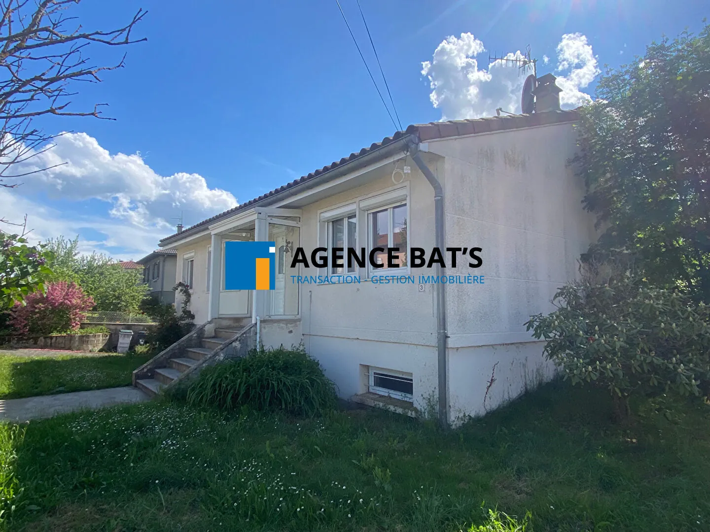 Villa individuelle à vendre à Roche la Molière de 94 m² avec jardin et garage 