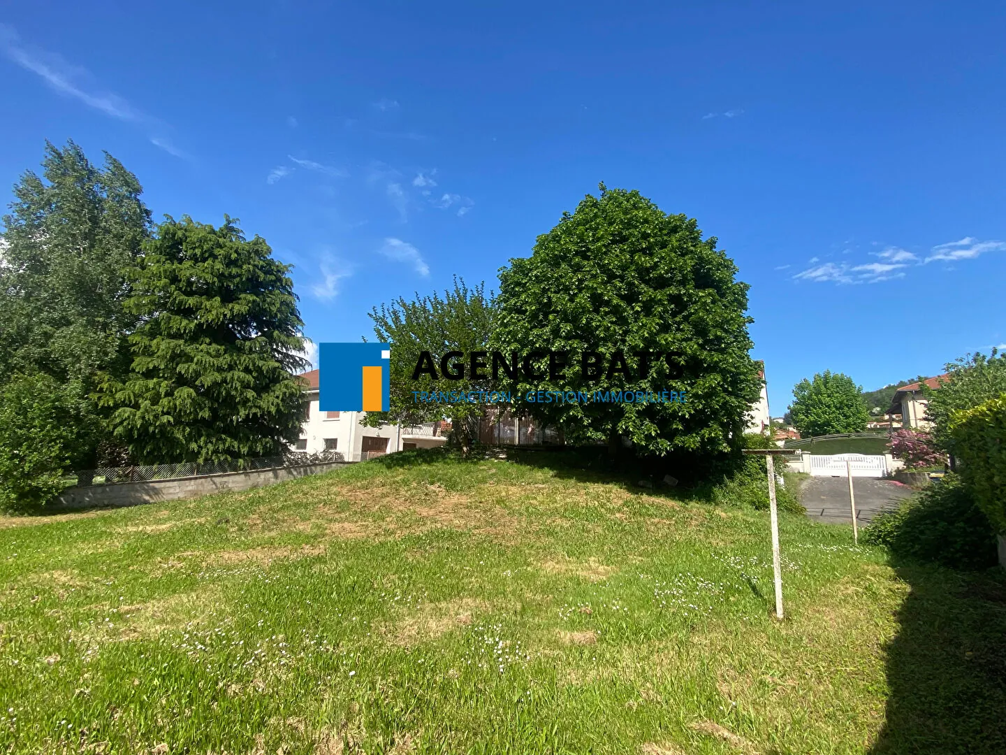 Villa individuelle à vendre à Roche la Molière de 94 m² avec jardin et garage 