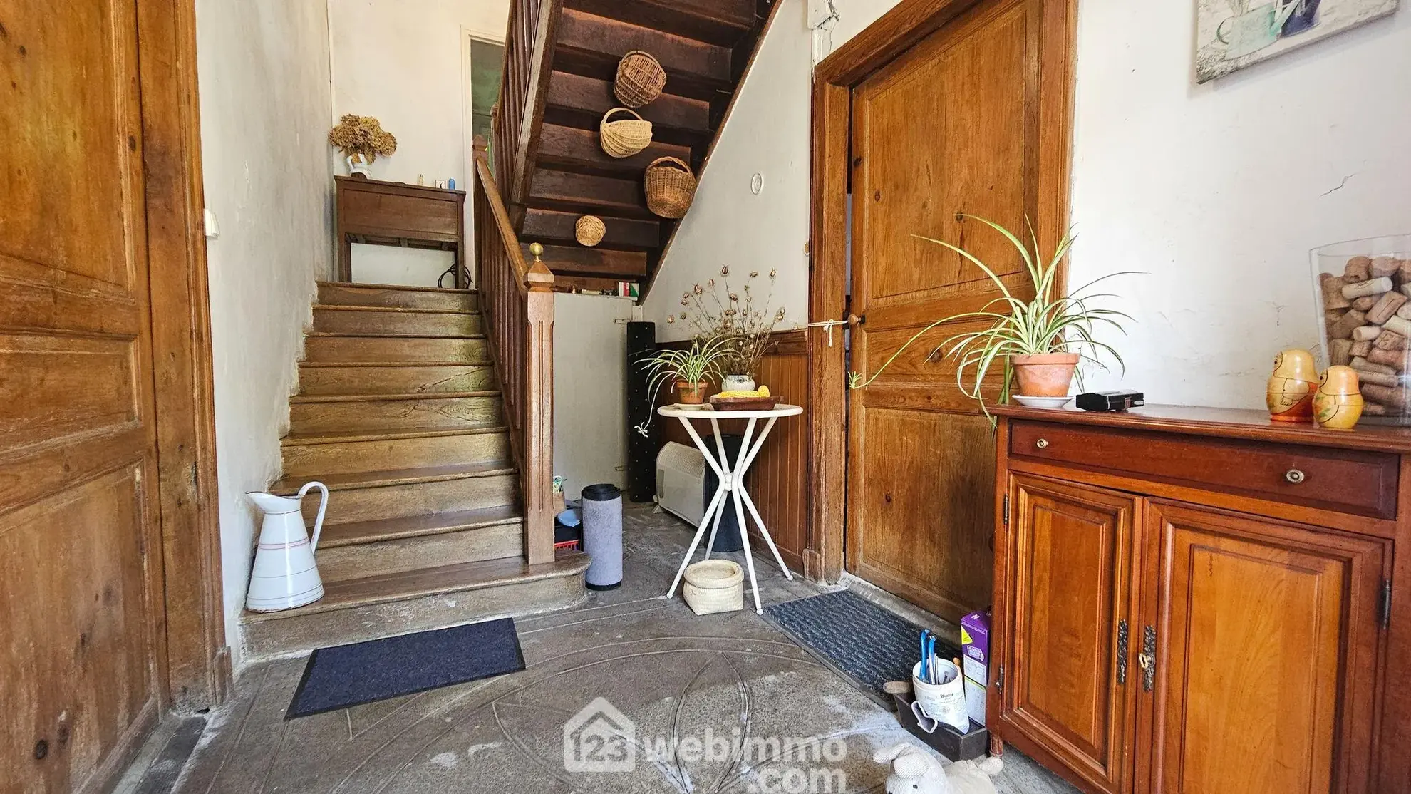 Maison à rénover avec grand terrain à Louvie-Juzon, proche des montagnes 