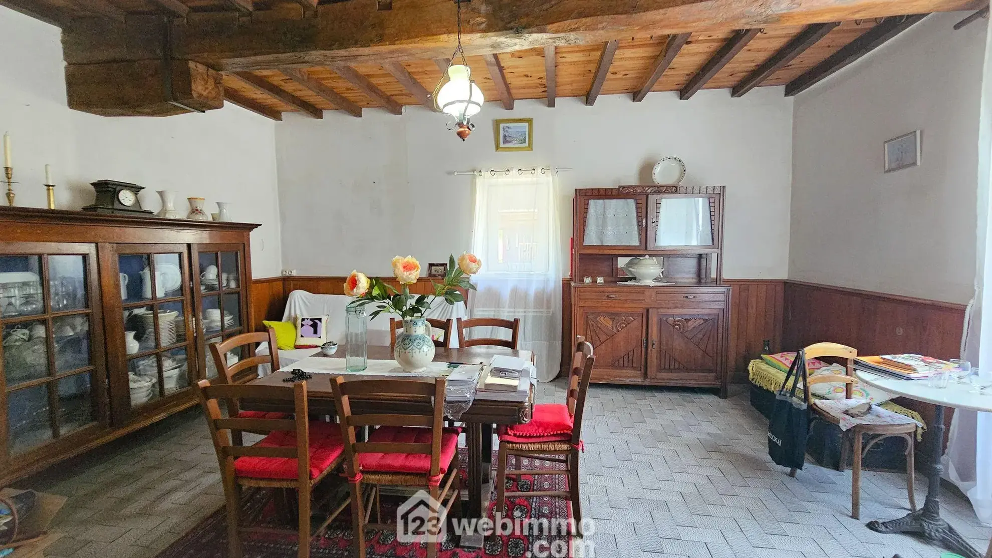 Maison à rénover avec grand terrain à Louvie-Juzon, proche des montagnes 
