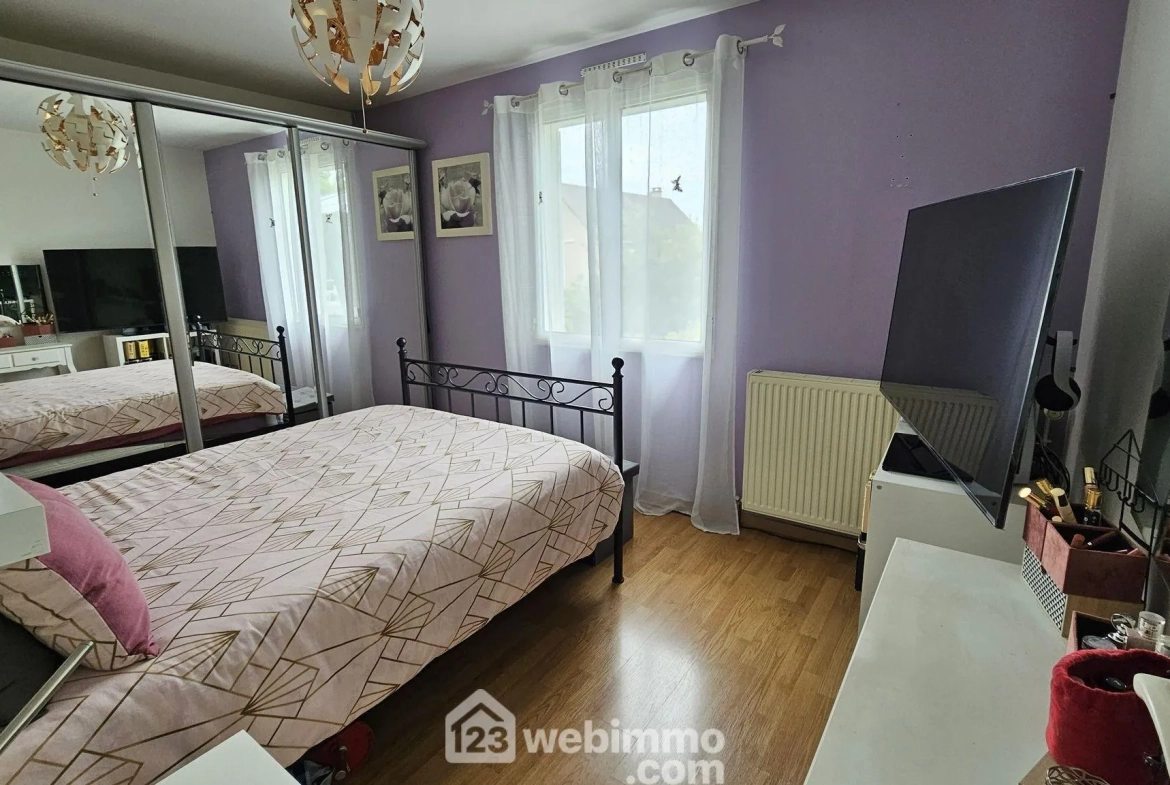 Maison de 87 m² avec terrasse et garage à Le Malesherbois 