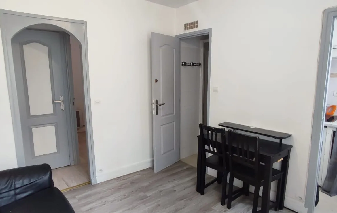 Appartement 2 pièces à vendre dans le 11ème à Paris, idéalement situé 